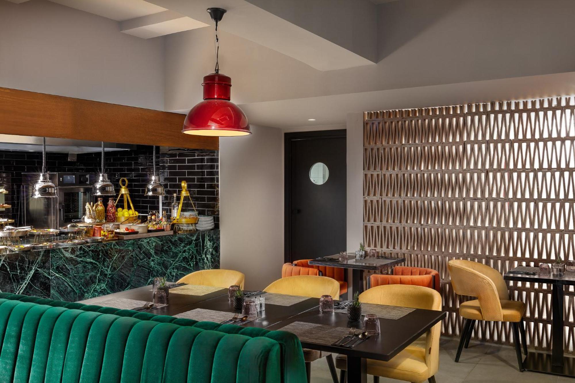 Anise, Aluma Hotels & Resorts Атина Екстериор снимка